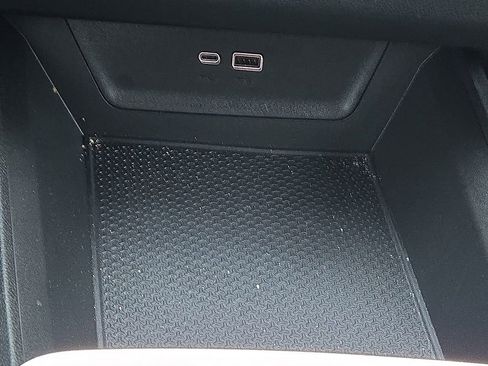 Used 2026 Chevrolet Equinox LT w/ Convenience Package II image 31