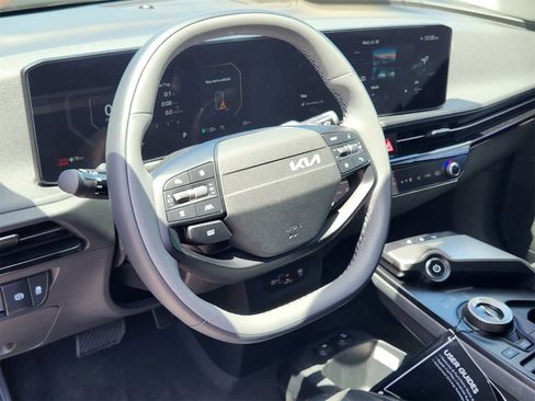 New 2025 Kia EV6 Light w/ Light LR Technology Package image 2