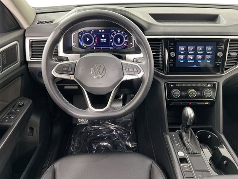 Used 2023 Volkswagen Atlas SE image 21