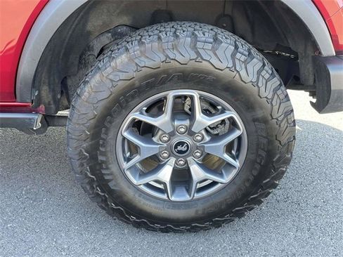 Used 2025 Ford Bronco Badlands image 24
