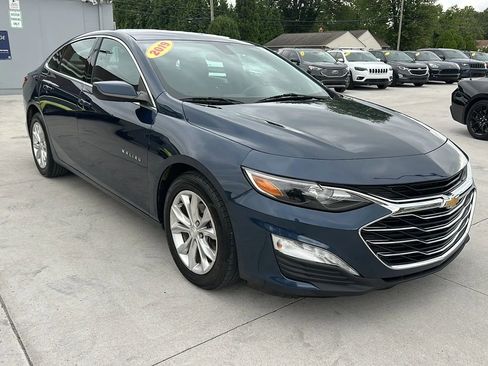 Used 2019 Chevrolet Malibu LT image 3