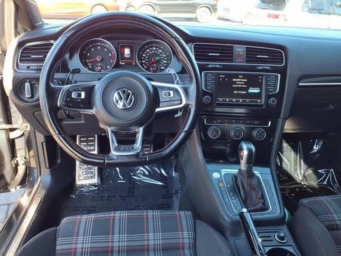 Used 2017 Volkswagen GTI SE FWD image 9