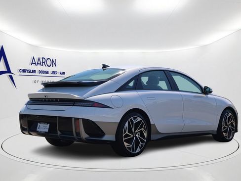 Used 2025 Hyundai Ioniq 6 SEL AWD/4WD image 4