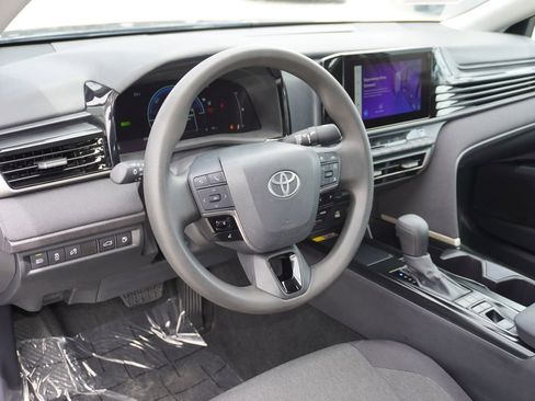 Certified 2025 Toyota Camry LE image 11