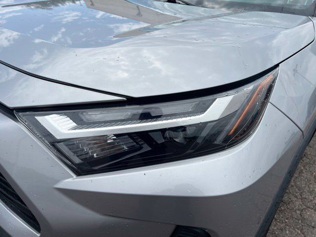 Used 2022 Toyota RAV4 XLE w/ Convenience Package AWD/4WD image 10
