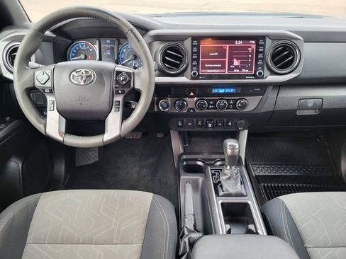 Used 2021 Toyota Tacoma TRD Off-Road w/ Technology Package AWD/4WD image 22