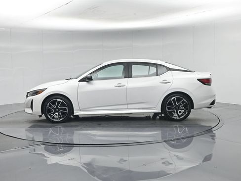 Used 2024 Nissan Sentra SR FWD image 30