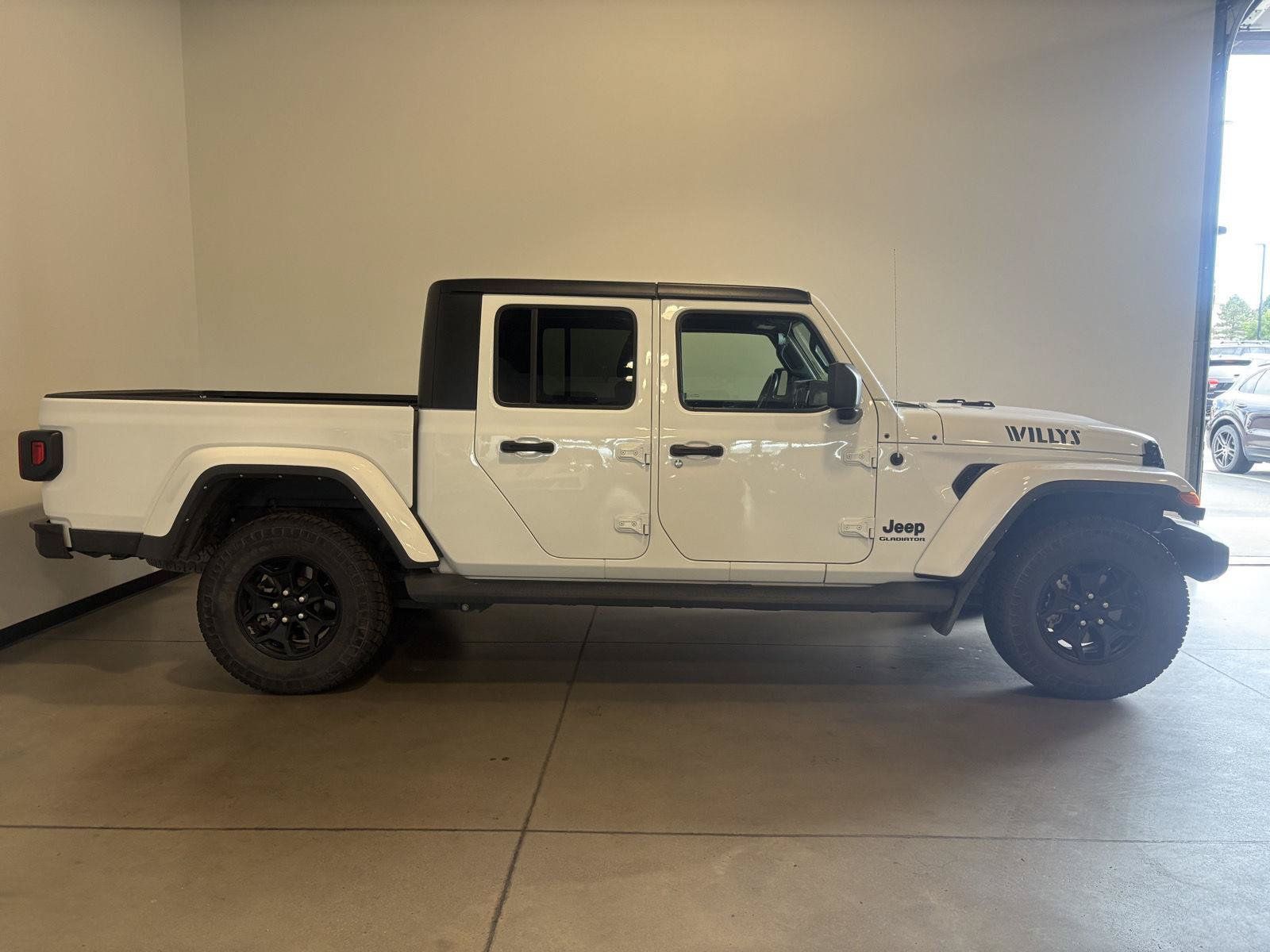 Used 2021 Jeep Gladiator Sport AWD/4WD image 2