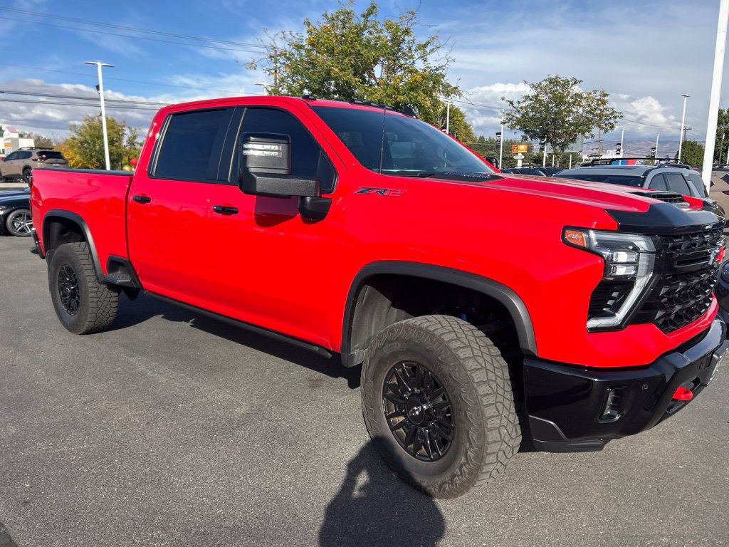 Used 2025 Chevrolet Silverado 2500 ZR2 w/ Technology Package AWD/4WD image 10