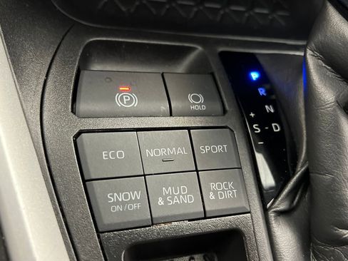 Used 2024 Toyota RAV4 LE image 43