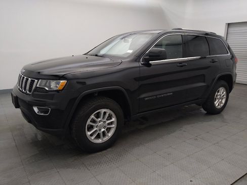 Used 2018 Jeep Grand Cherokee Laredo image 2