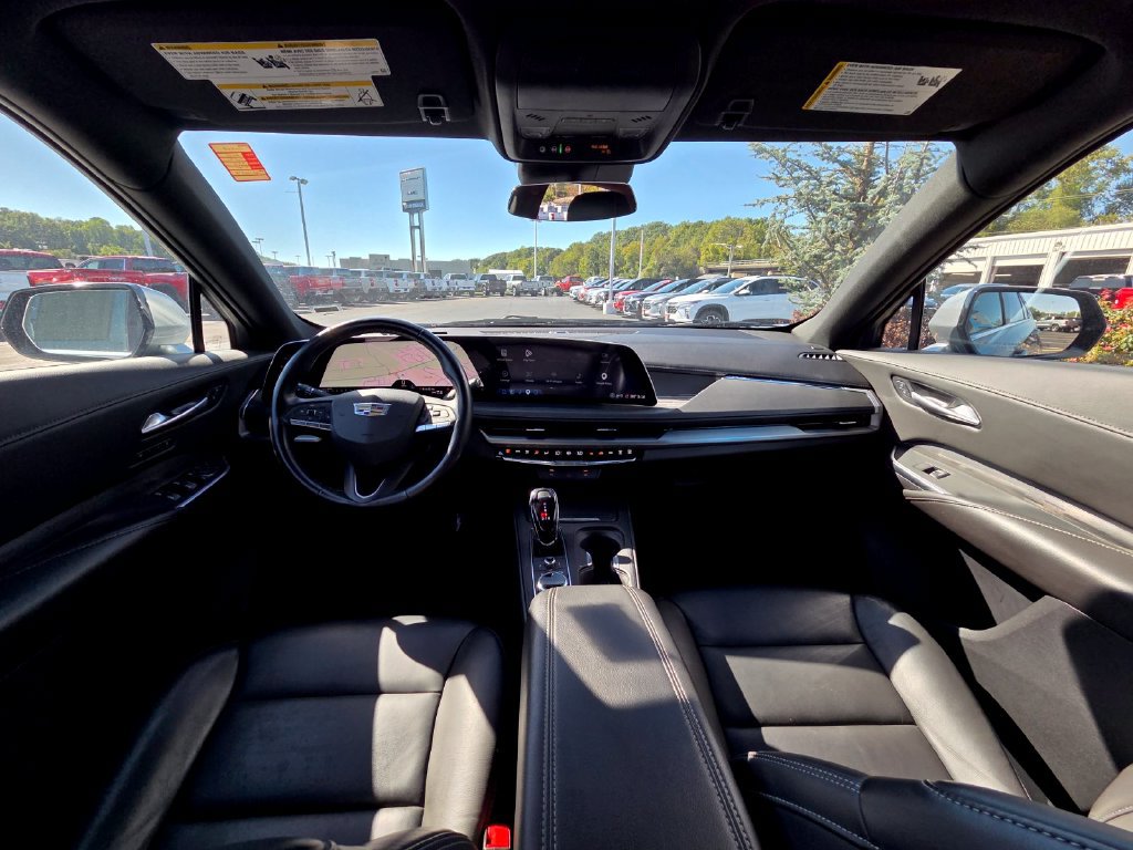 Used 2025 Cadillac XT4 Premium Luxury AWD/4WD image 29