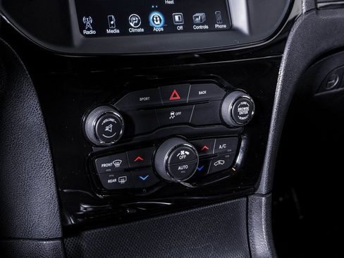 Used 2015 Chrysler 300 S image 24