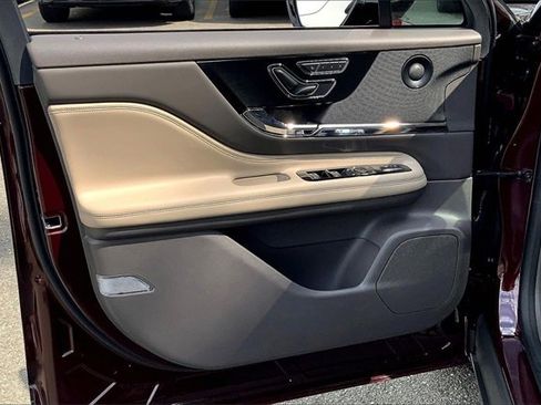 Used 2020 Lincoln Corsair Reserve w/ Elements Package image 18
