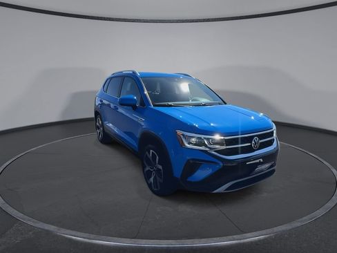 Used 2022 Volkswagen Taos SEL image 3