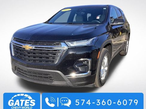 Used 2023 Chevrolet Traverse LS image 5