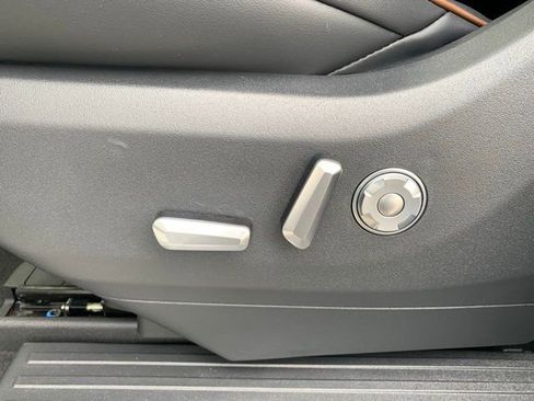 New 2026 Lincoln Navigator L Black Label AWD/4WD image 19