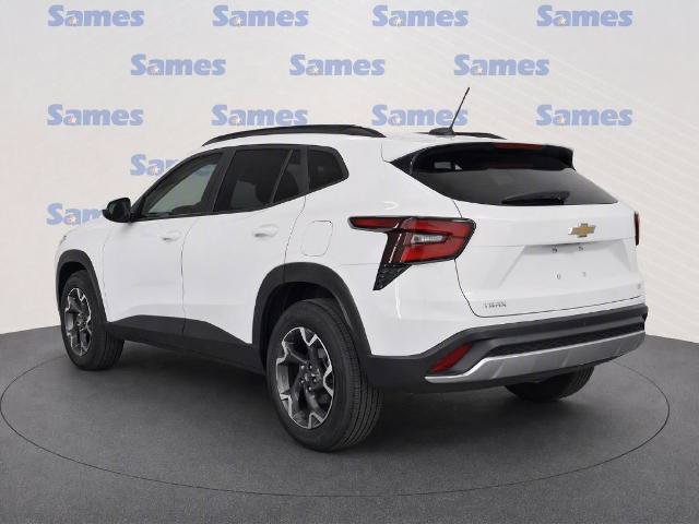 Used 2025 Chevrolet Trax LT w/ Driver Confidence Package FWD image 4