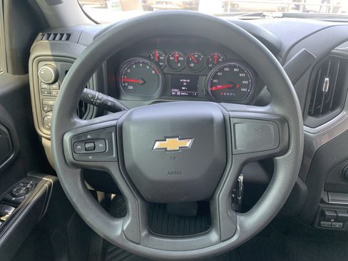 Used 2019 Chevrolet Silverado 1500 Custom w/ Custom Value Package AWD/4WD image 18