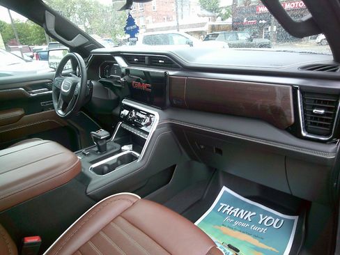 Used 2023 GMC Sierra 1500 Denali Ultimate image 11