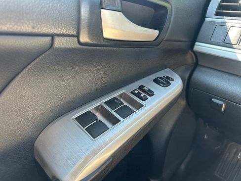 Used 2013 Toyota Camry SE w/ Convenience Pkg FWD image 21
