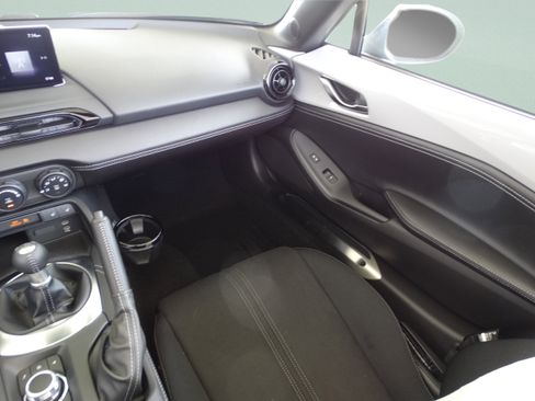 New 2026 MAZDA MX-5 Miata Club w/ Interior Package RWD image 15