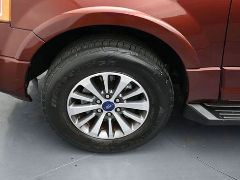 Used 2017 Ford Expedition XLT AWD/4WD image 10