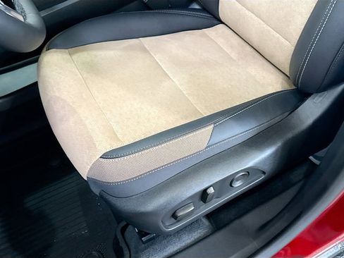 New 2026 Chevrolet Equinox ACTIV w/ LPO, Floor Liner Package AWD/4WD image 21