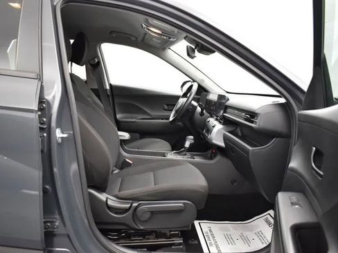 Used 2024 Hyundai Kona SEL image 16