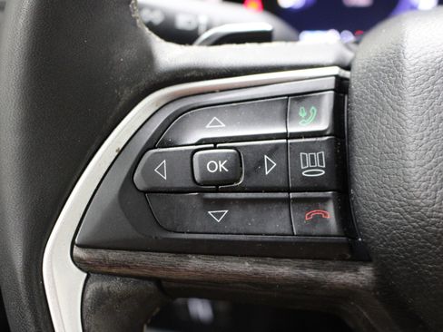 Used 2023 Jeep Grand Cherokee L Limited w/ Black Appearance Package AWD/4WD image 11