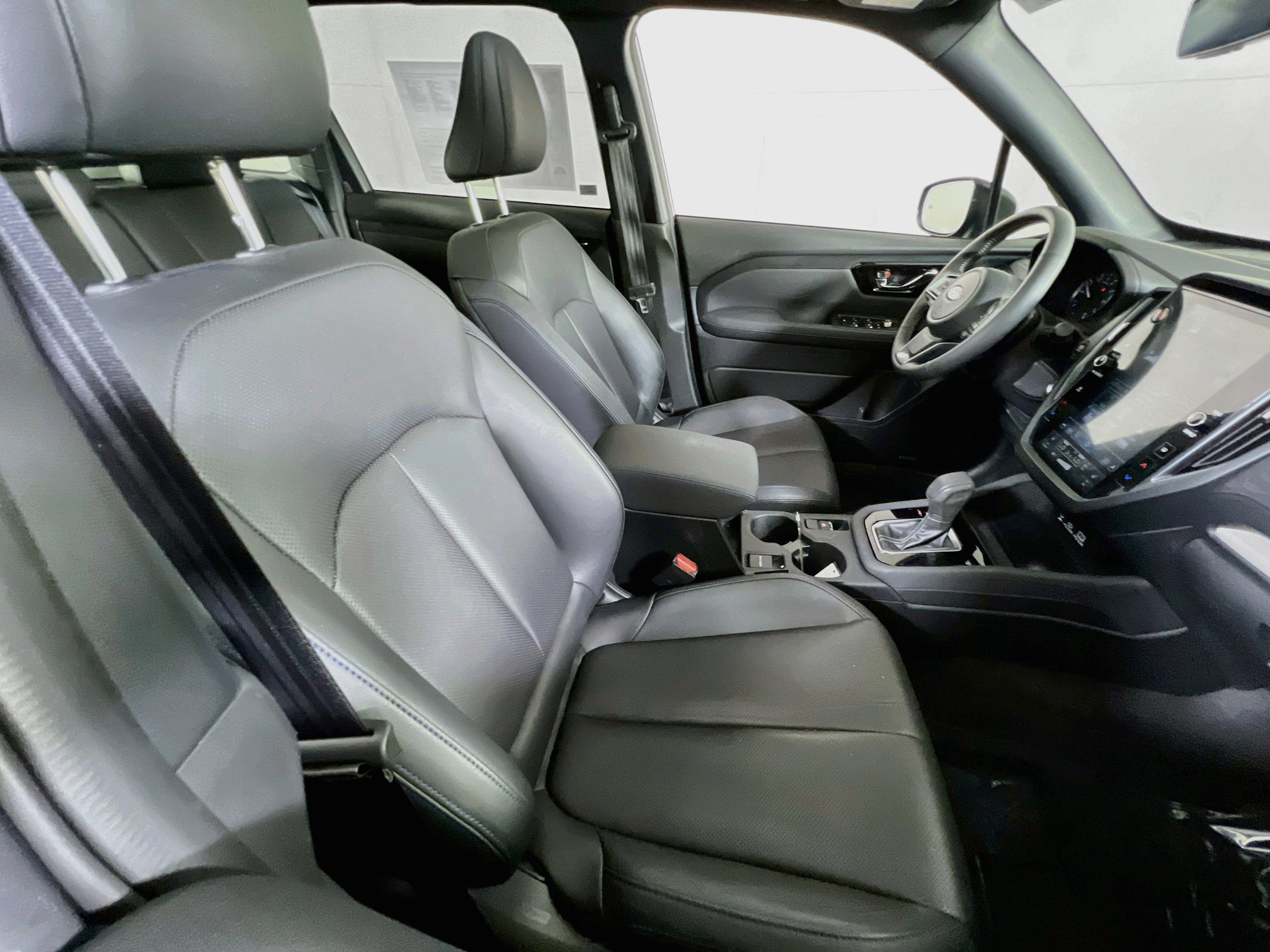 Used 2025 Subaru Forester Limited AWD/4WD image 27