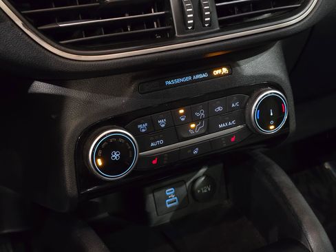 Used 2022 Ford Escape SE w/ Cold Weather Package image 26