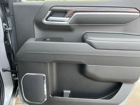 New 2026 GMC Sierra 1500 SLT w/ SLT Convenience Package image 28
