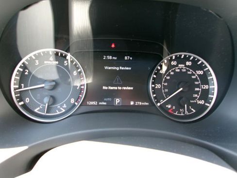 Used 2024 Nissan Armada SL w/ Captain's Chairs Package image 16