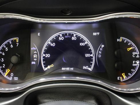 Used 2019 Jeep Grand Cherokee Altitude AWD/4WD image 76