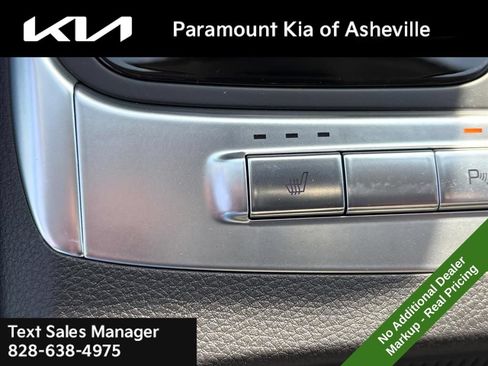 New 2026 Kia Carnival EX FWD image 16