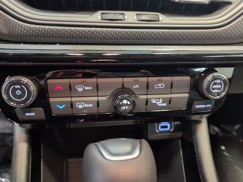 New 2026 Jeep Compass Latitude image 19