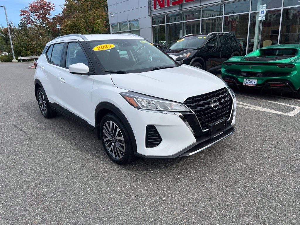 Used 2023 Nissan Kicks SV FWD image 1