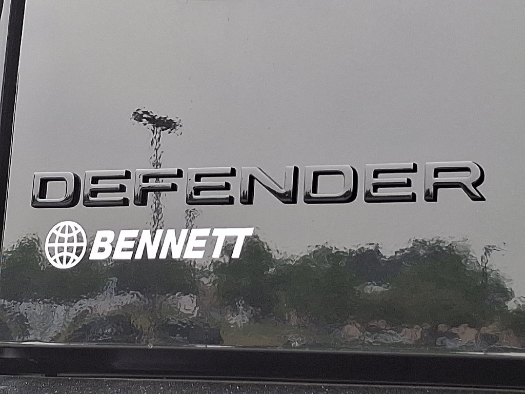 New 2026 Land Rover Defender 110 X-Dynamic SE AWD/4WD image 18