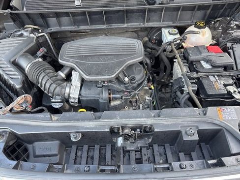 Used 2019 GMC Acadia SLE image 28