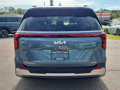 New 2026 Kia Carnival Hybrid FWD image 5