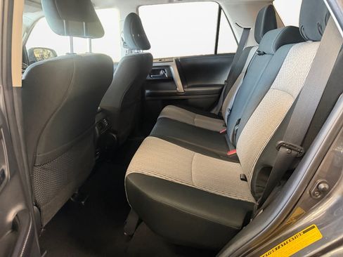 Used 2016 Toyota 4Runner SR5 AWD/4WD image 16