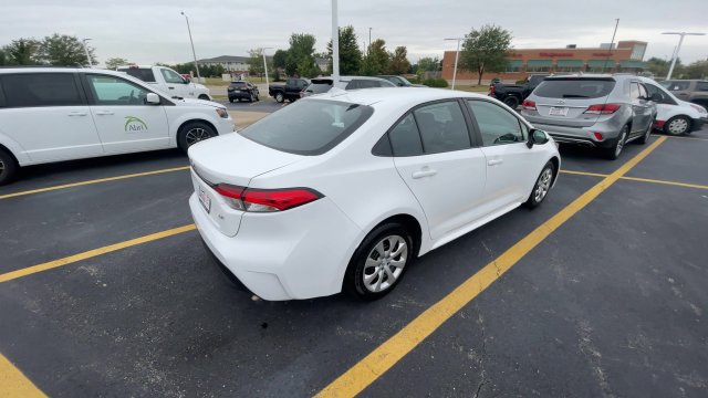 Used 2025 Toyota Corolla LE FWD image 2