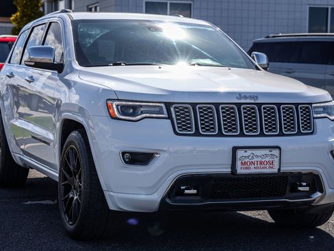 Used 2020 Jeep Grand Cherokee Overland AWD/4WD image 3