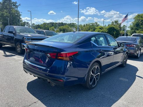 Used 2023 Nissan Altima 2.5 SR FWD image 3