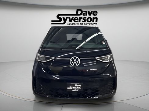 New 2025 Volkswagen ID. Buzz Pro S RWD image 2