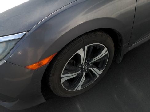 Used 2016 Honda Civic Touring image 2