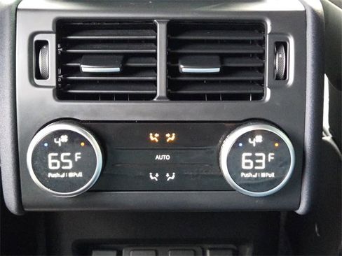 Used 2021 Land Rover Discovery HSE R-Dynamic image 16