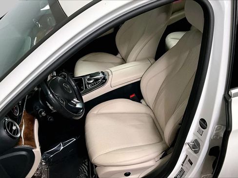 Certified 2017 Mercedes-Benz E 300 4MATIC image 9