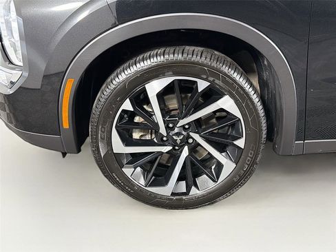 Used 2023 Mitsubishi Outlander SE AWD/4WD image 34